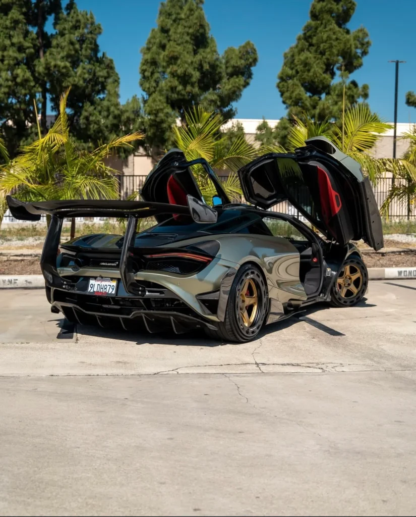 McLaren 765LT vs 720S